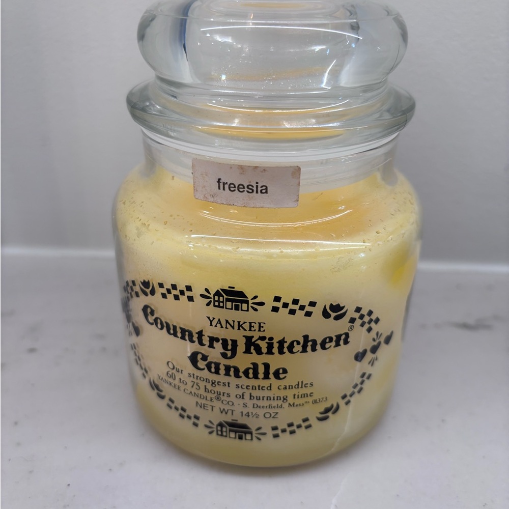 RARE Yankee Candle Country Kitchen Freesia - Vintage